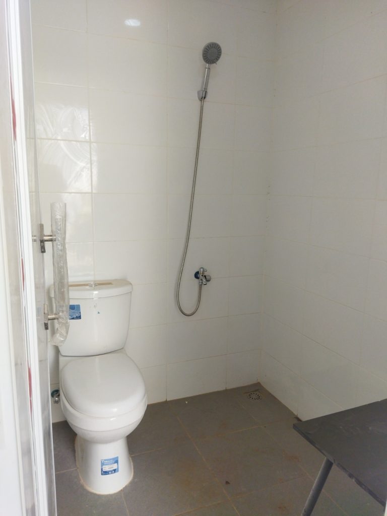 Kamar Mandi Sanitair Kloset Duduk